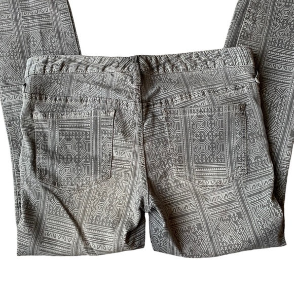 Free People Gray Batik Tribal Aztec Print Ankle Skinny Jean Pants in Sz W 29 - Picture 6 of 10